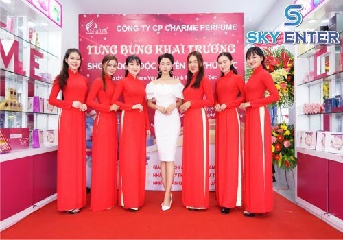 khai-truong-cua-hang-nuoc-hoa-charme